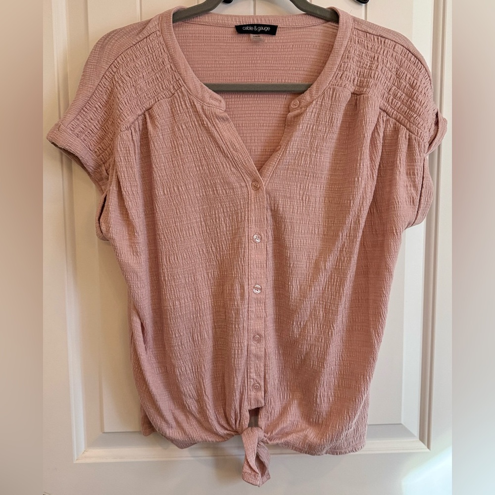 Cable & Gauge Women's Blush Button-Down Shirt